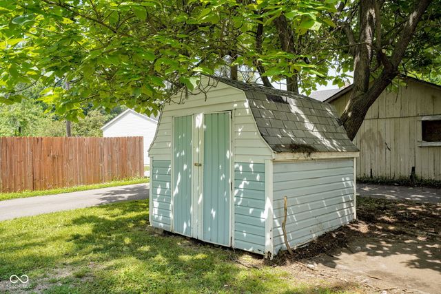 1617 Lafayette Avenue, Columbus, IN 47201