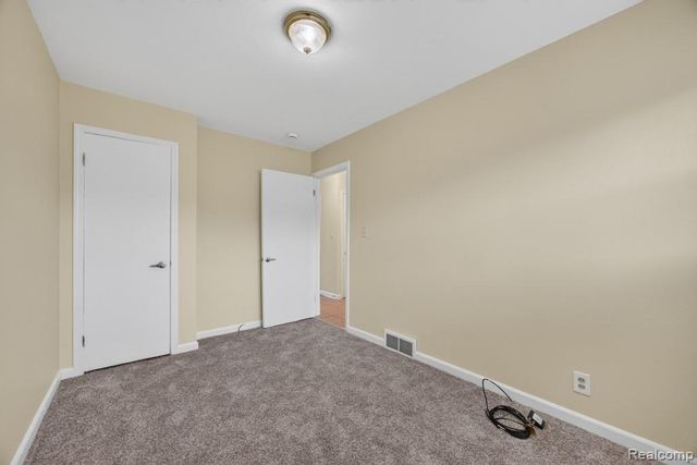 2492 Ackley Avenue, Westland, MI 48186