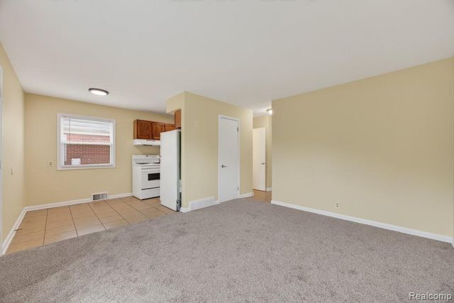 2492 Ackley Avenue, Westland, MI 48186
