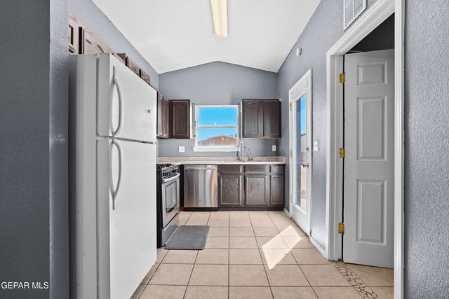 624 Villa Victoria Drive, Horizon City, TX 79928