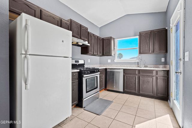 624 Villa Victoria Drive, Horizon City, TX 79928