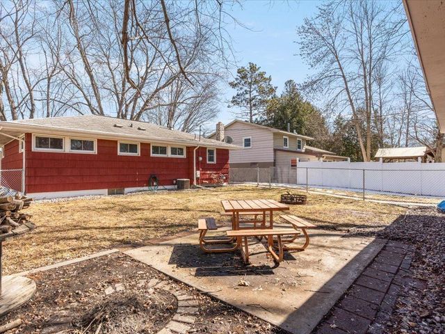 1013 10th Avenue NE, Brainerd, MN 56401