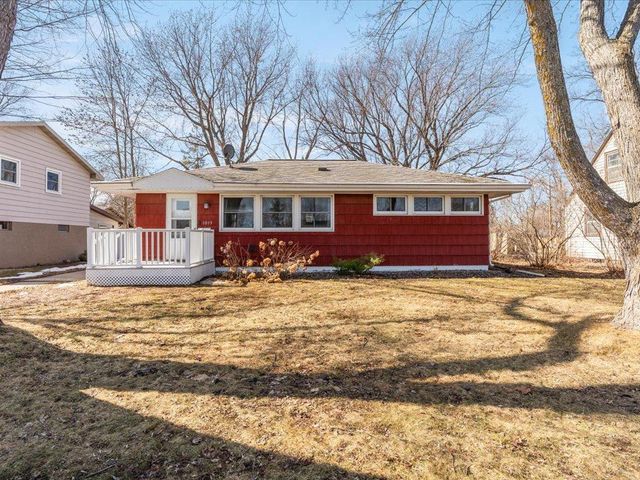 1013 10th Avenue NE, Brainerd, MN 56401