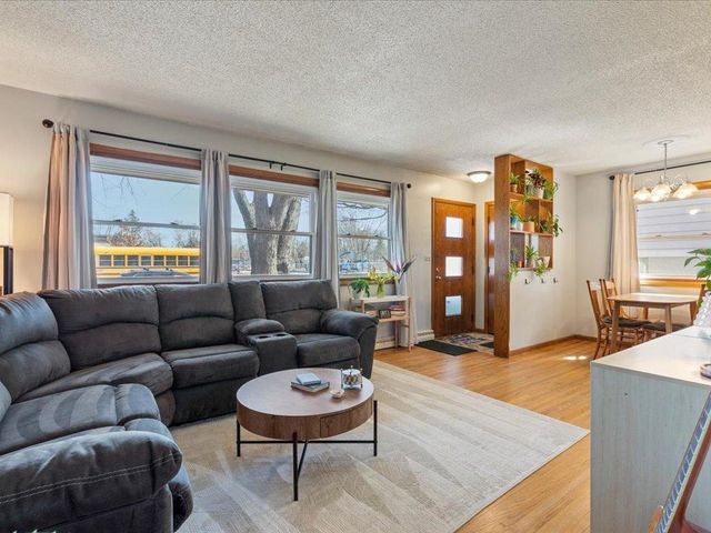 1013 10th Avenue NE, Brainerd, MN 56401