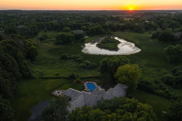 525 Navajo Road W, Medina, MN 55340
