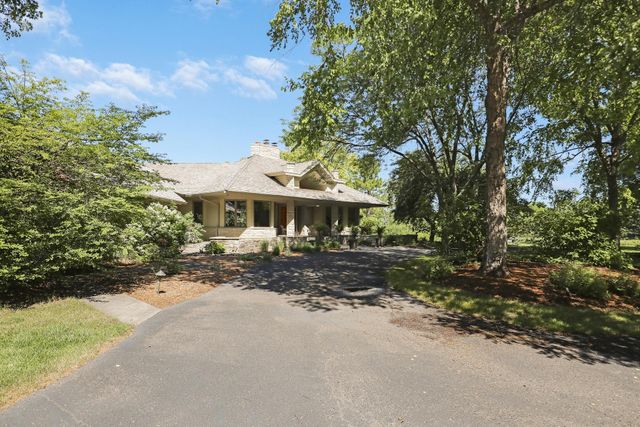 525 Navajo Road W, Medina, MN 55340