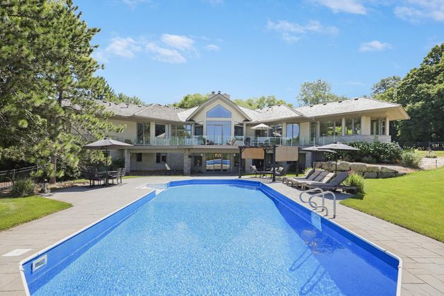 525 Navajo Road W, Medina, MN 55340