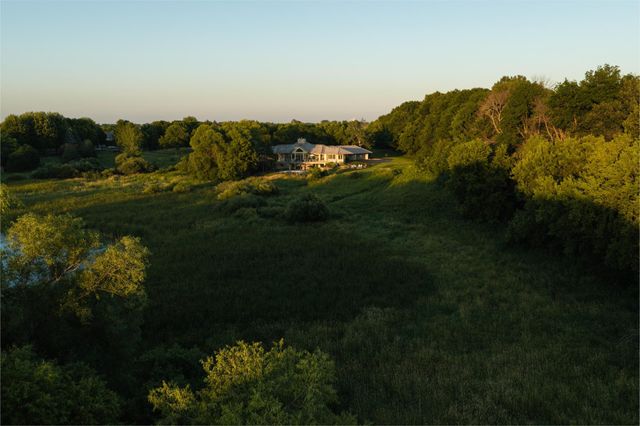 525 Navajo Road W, Medina, MN 55340