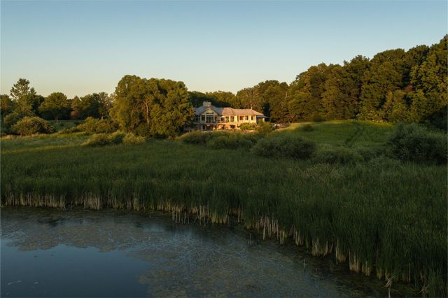 525 Navajo Road W, Medina, MN 55340