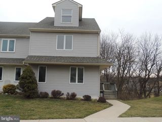 404 PINEBROOKE CIR #404, Downingtown, PA 19335
