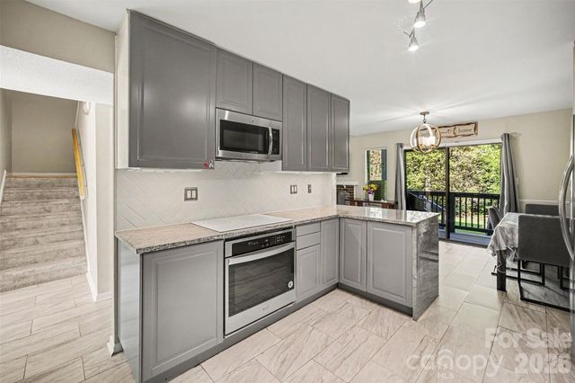 6612 Point Comfort Lane, Charlotte, NC 28226