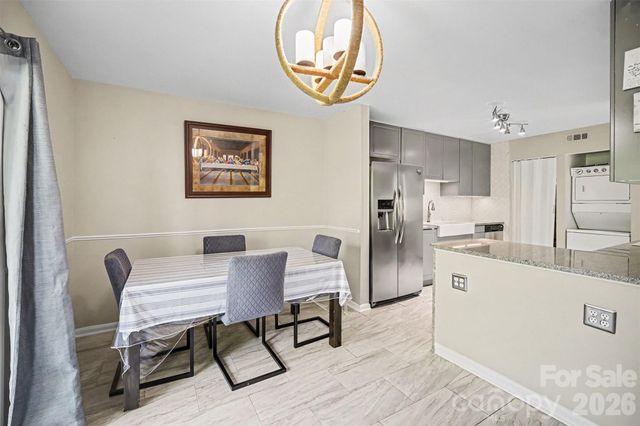 6612 Point Comfort Lane, Charlotte, NC 28226