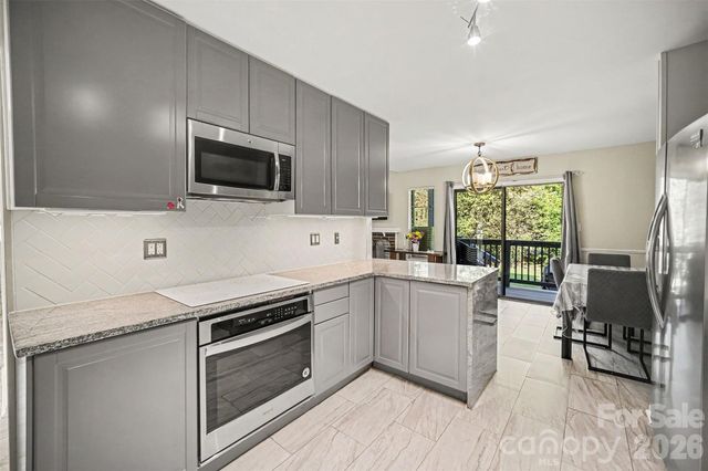 6612 Point Comfort Lane, Charlotte, NC 28226