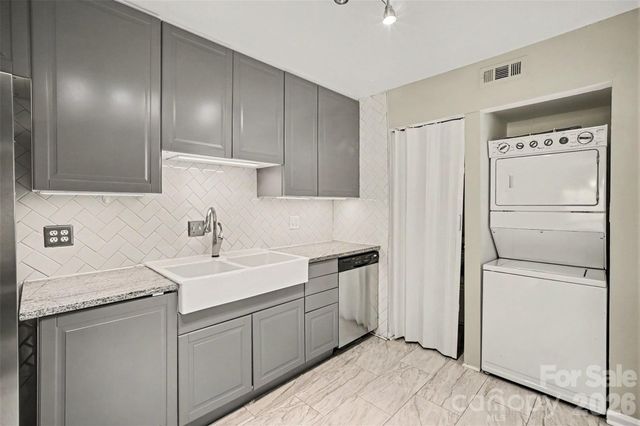 6612 Point Comfort Lane, Charlotte, NC 28226