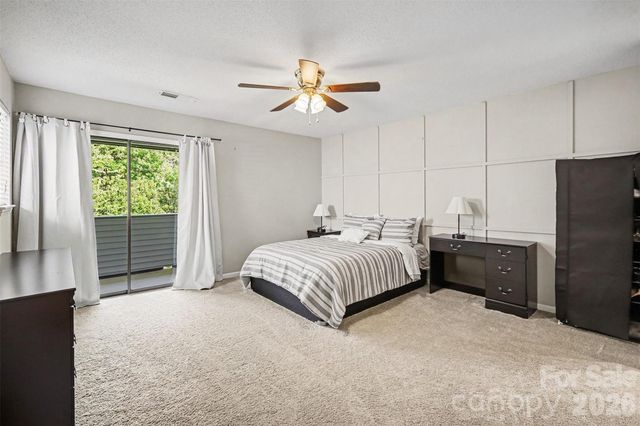 6612 Point Comfort Lane, Charlotte, NC 28226
