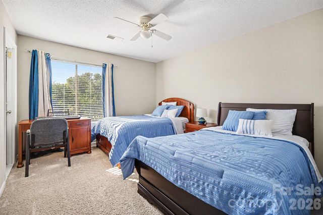 6612 Point Comfort Lane, Charlotte, NC 28226