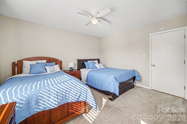 6612 Point Comfort Lane, Charlotte, NC 28226