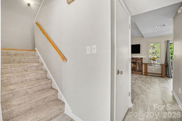 6612 Point Comfort Lane, Charlotte, NC 28226