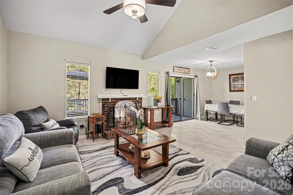 6612 Point Comfort Lane, Charlotte, NC 28226