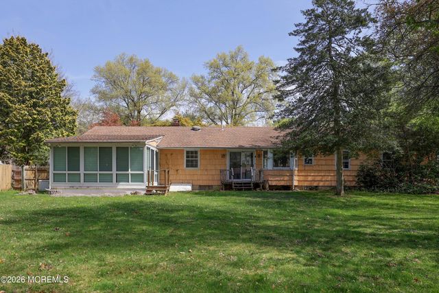 33 Fish Hawk Drive, Middletown, NJ 07748