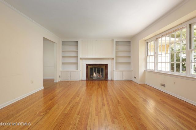 33 Fish Hawk Drive, Middletown, NJ 07748