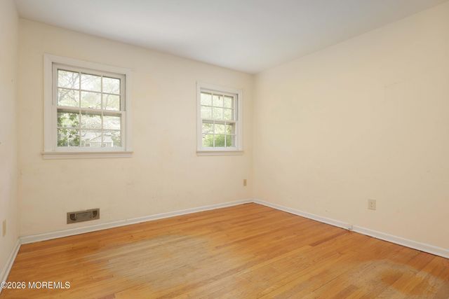 33 Fish Hawk Drive, Middletown, NJ 07748