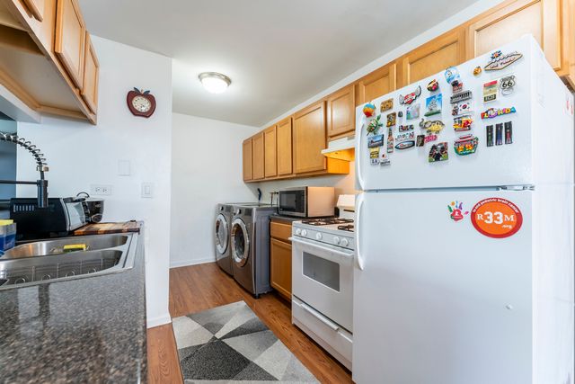 1261 Prairie Avenue B, Glendale Heights, IL 60139