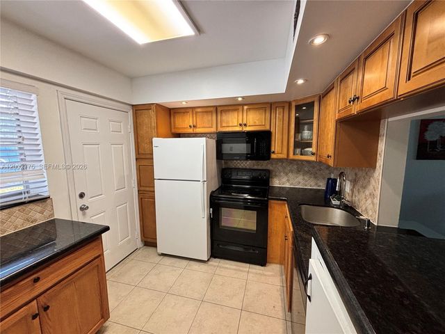 2810 NE 201st Ter G108, Aventura, FL 33180