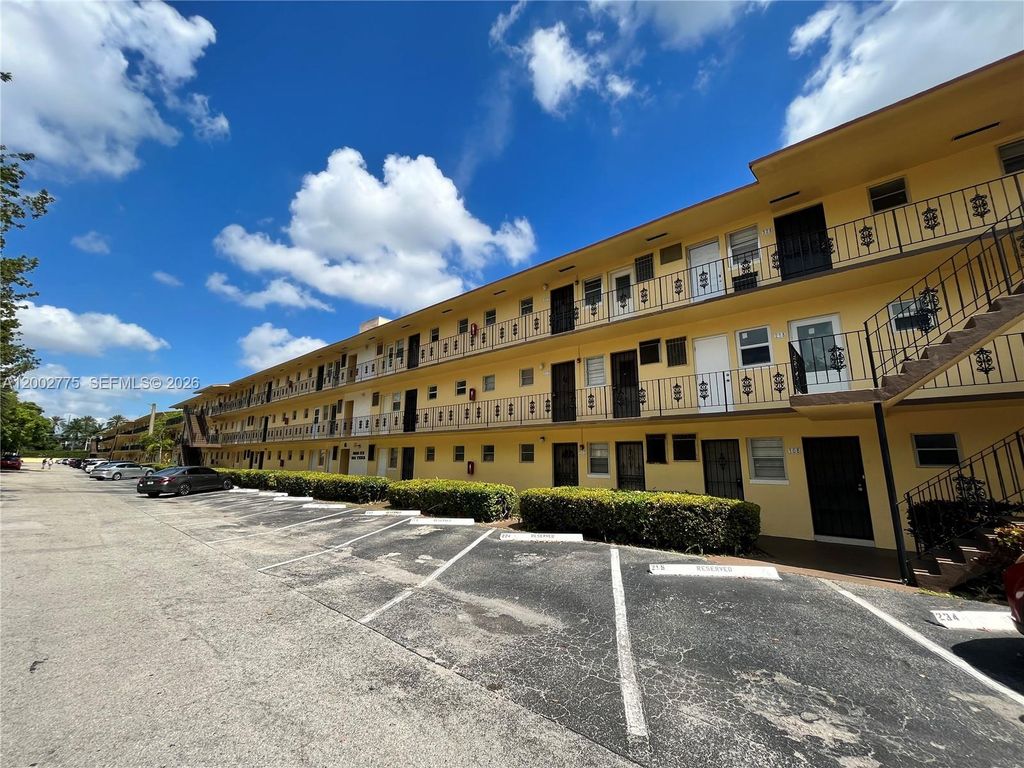 2810 NE 201st Ter G108, Aventura, FL 33180