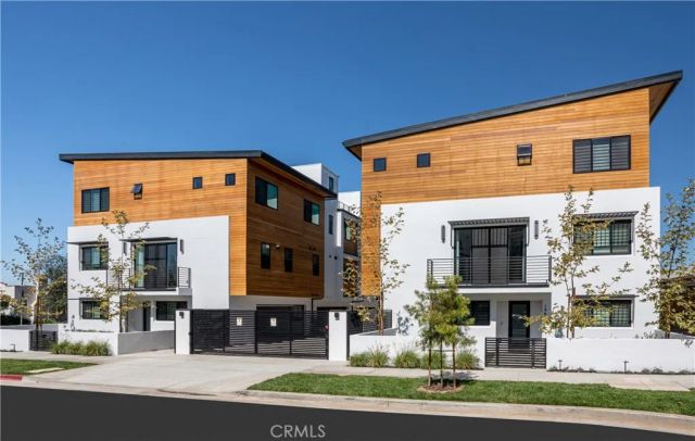 1567 Hi Point St, Los Angeles, CA 90035
