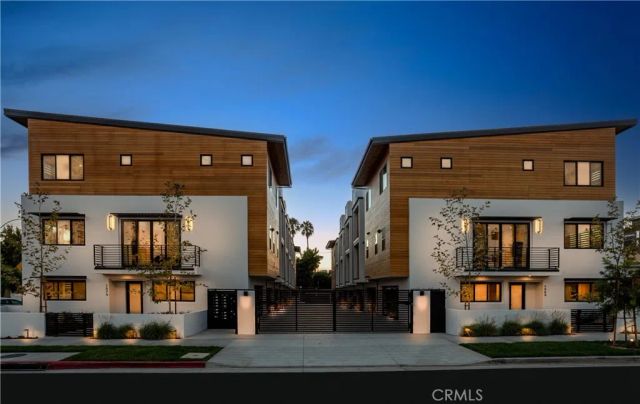 1567 Hi Point St, Los Angeles, CA 90035