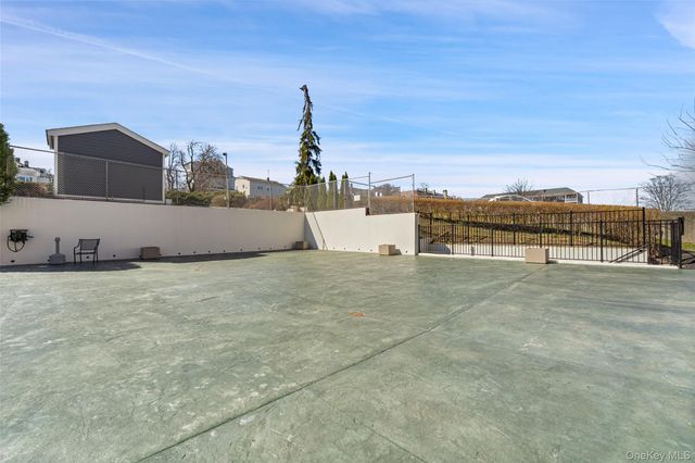 360 Westchester Avenue 305, Port Chester, NY 10573