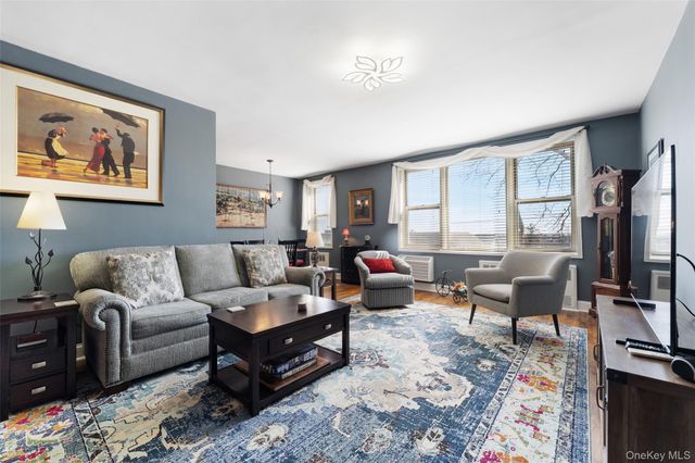 360 Westchester Avenue 305, Port Chester, NY 10573