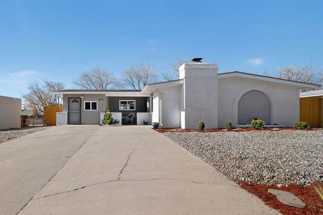 821 Muriel Street NE, Albuquerque, NM 87123
