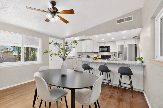 821 Muriel Street NE, Albuquerque, NM 87123