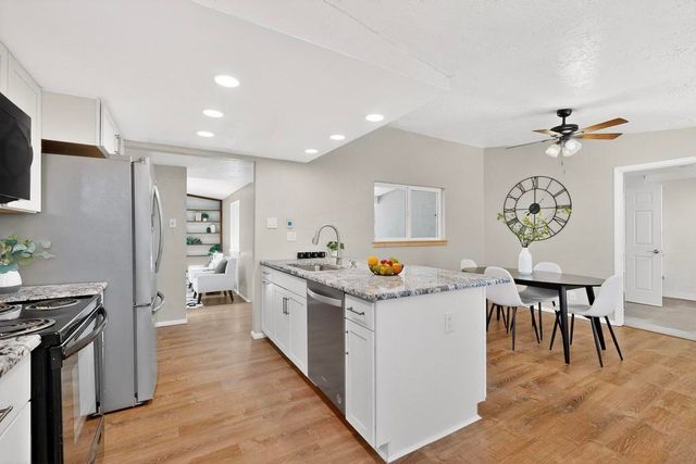 821 Muriel Street NE, Albuquerque, NM 87123