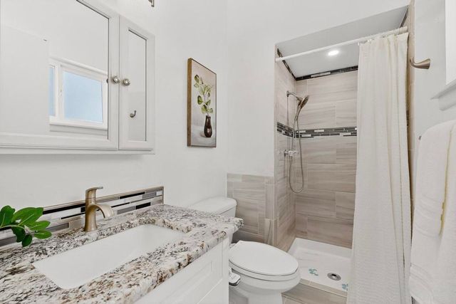 821 Muriel Street NE, Albuquerque, NM 87123