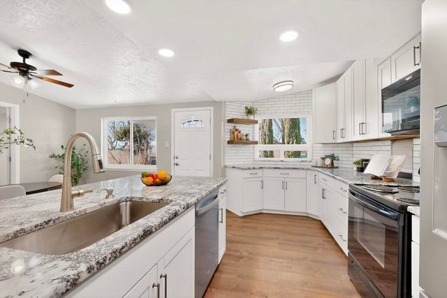 821 Muriel Street NE, Albuquerque, NM 87123