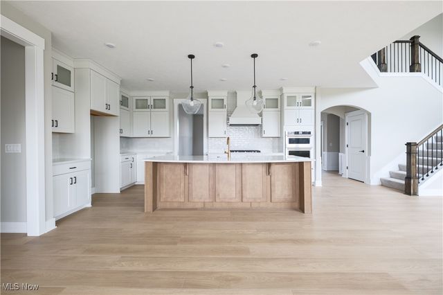 32584 Royal Troon Drive, Avon Lake, OH 44012