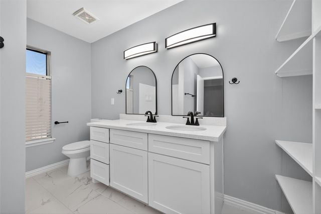 11504 Village Place Drive 107, Houston, TX 77077