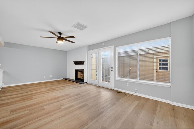 11504 Village Place Drive 107, Houston, TX 77077