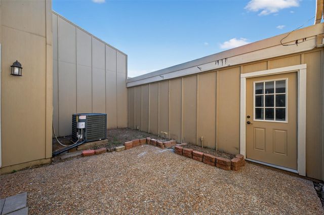 11504 Village Place Drive 107, Houston, TX 77077