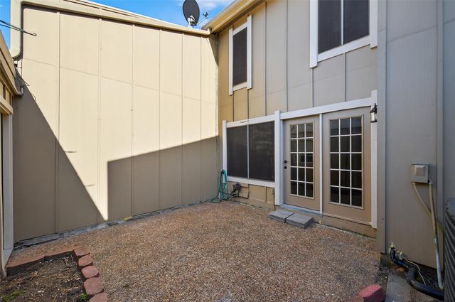 11504 Village Place Drive 107, Houston, TX 77077