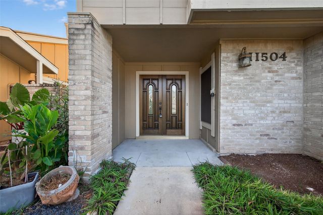 11504 Village Place Drive 107, Houston, TX 77077