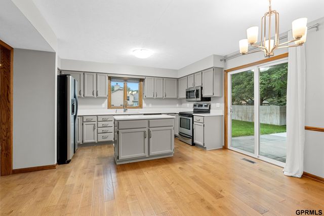 3024 Chisholm Place, Lincoln, NE 68516