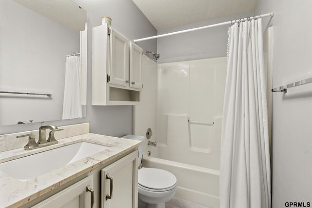 3024 Chisholm Place, Lincoln, NE 68516