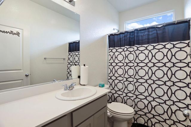 1335 S Kestrel Ln, Stockton, CA 95215