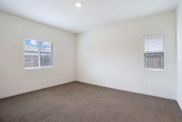 1335 S Kestrel Ln, Stockton, CA 95215
