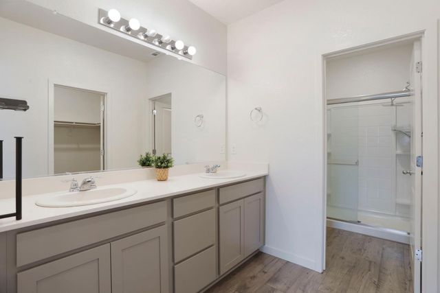 1335 S Kestrel Ln, Stockton, CA 95215