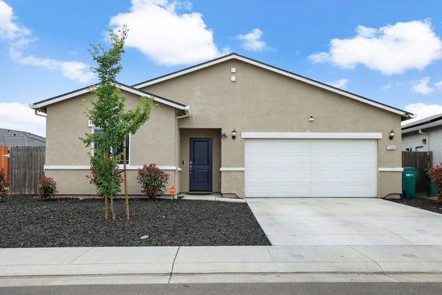 1335 S Kestrel Ln, Stockton, CA 95215